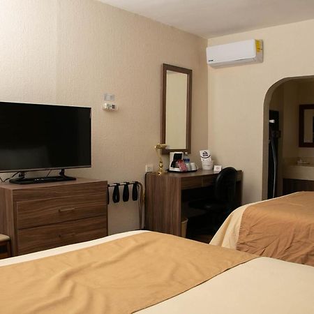 Best Western Cumbres Inn Cd. Cuauhtemoc ภายนอก รูปภาพ