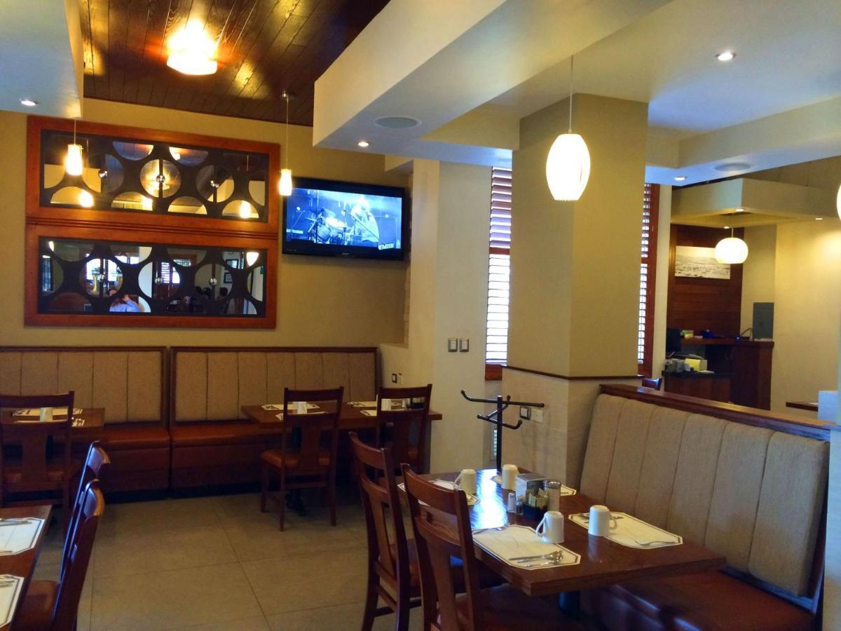 Best Western Cumbres Inn Cd. Cuauhtemoc ภายนอก รูปภาพ