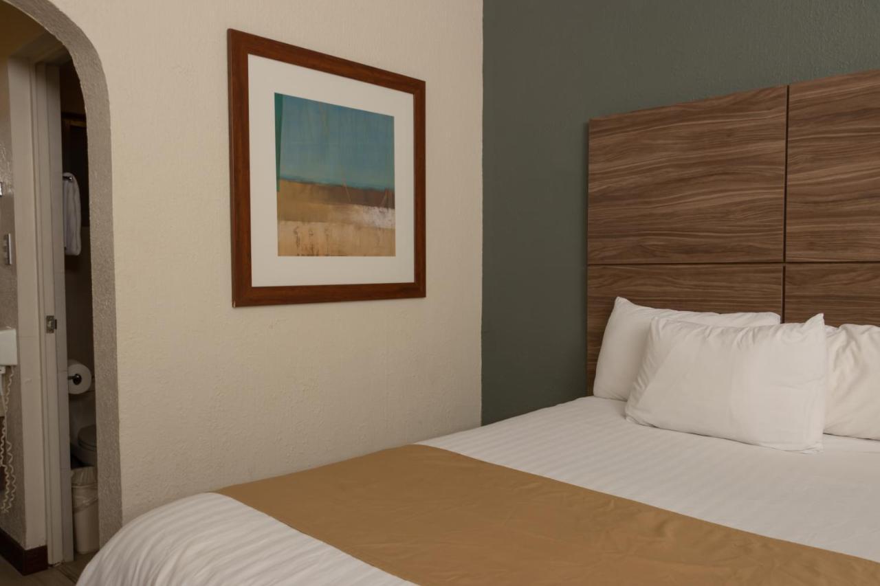 Best Western Cumbres Inn Cd. Cuauhtemoc ภายนอก รูปภาพ