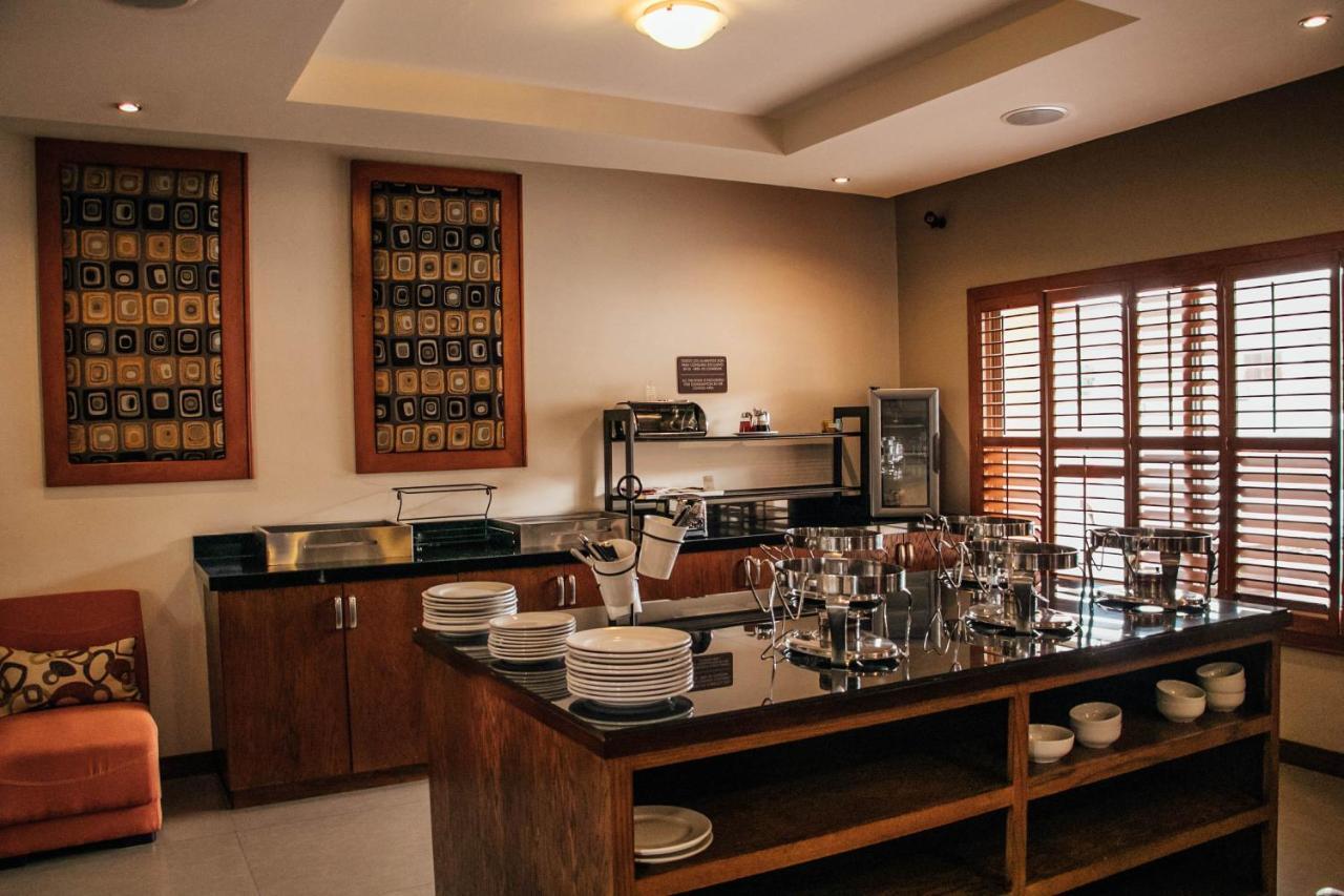 Best Western Cumbres Inn Cd. Cuauhtemoc ภายนอก รูปภาพ